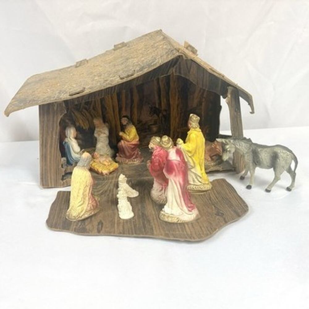 Vintage Faux Wood Folding Cardboard Nativity Creche Manger & 14 Figures Christma